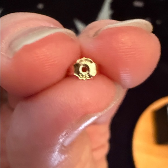 14k Gold Crescent Moon Stud Earrings - Unbranded - Picture 5 of 9